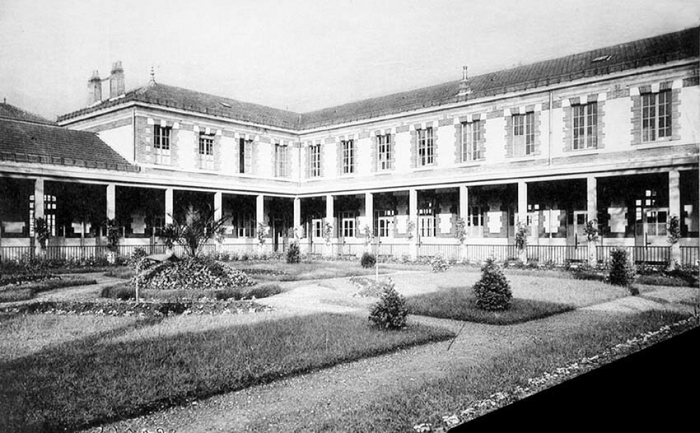 Ecole Nationale Professionnelle - Voiron. (Isère). 1931-1938.