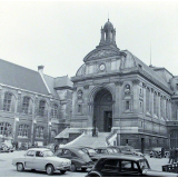 Conservatoire national des Arts et Métiers. Le bâtiment de la Galerie d'exposition des modèles.