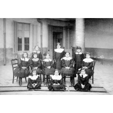 Institution des Dames Africaines - St Pierre. Oran (1912). (Algérie). 