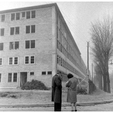 Ecole nationale de radiotechnique et d'électricité appliquée : la construction des nouveaux bâtiments (bloc scolaire, internat et administration).