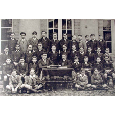 Souvenir des Noces de Diamant du Pensionnat Saint-Gilles - Moulins (Allier) Octobre 1853 - 20 Mai 1928.