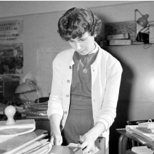 Enseignement audio-visuel. Le travail de secrétariat au service de prêt des films 16 mm à la Cinémathèque centrale (IPN).