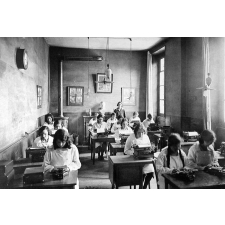 Ecole Pratique de Commerce et d'Industrie de Jeunes Filles de Dijon, 22, rue Condorcet.(Côte d'Or).
