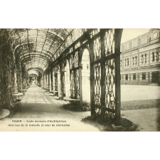 Rouen - Ecole normale d'institutrices - Intérieur de la tonnelle et cour de récréation.