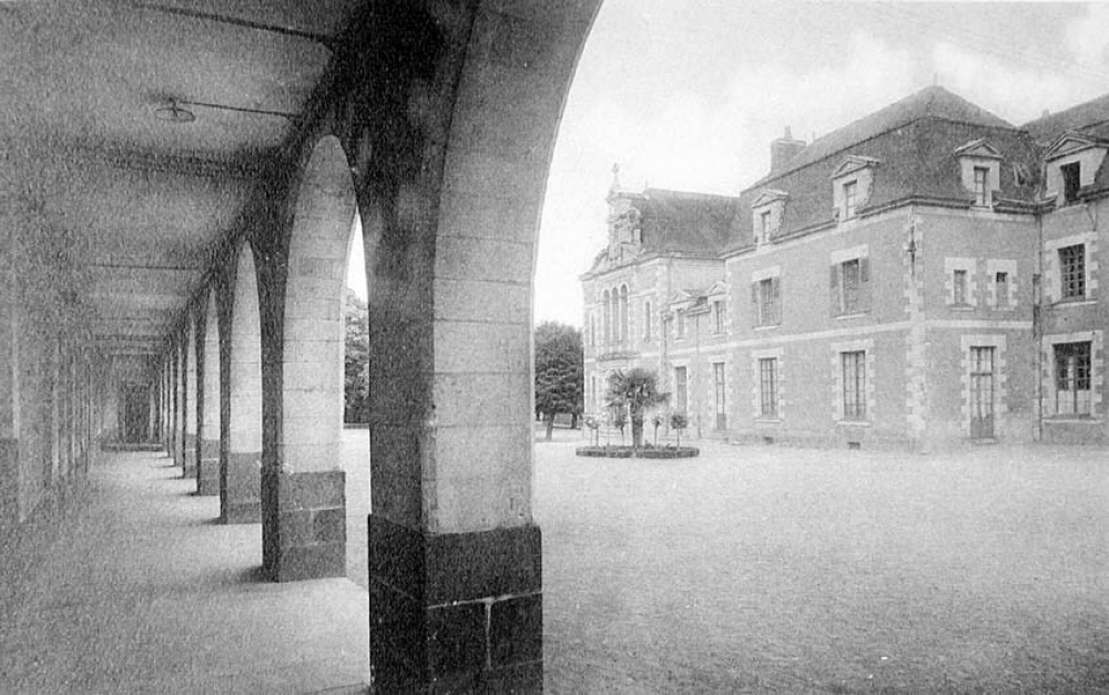 Institution St-Joseph - Fondée en 1543. Ancenis. (Loire - Atlantique). 1940-1941.