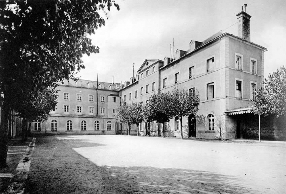 Collège Municipal et Ecole Primaire Supérieure de Garçons - St-Lô. Manche 1930 - 1931.