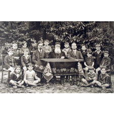 Souvenir des Noces de Diamant du Pensionnat Saint-Gilles - Moulins (Allier) Octobre 1853 - 20 Mai 1928.