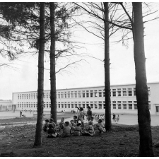 Groupe scolaire du Vigenal à Limoges : vue générale des bâtiments scolaires