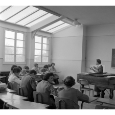 Lycée-pilote mixte de Montgeron. Une classe de musique.