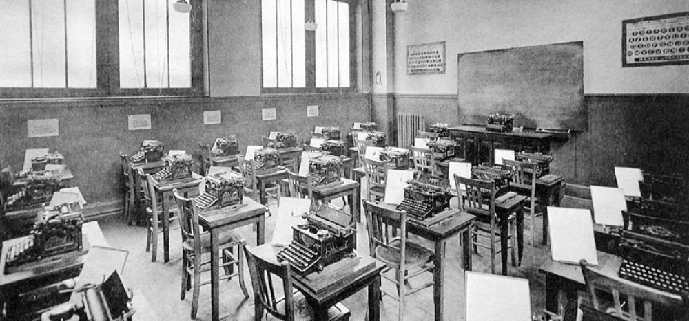 Chambre de Commerce de Paris - Ecole Commerciale, 39 Avenue Trudaine. 1938-1939. 