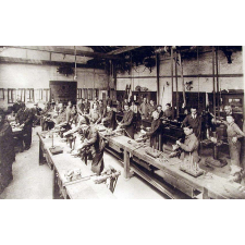 Souvenir des Noces de Diamant du Pensionnat Saint-Gilles - Moulins (Allier) Octobre 1853 - 20 Mai 1928.
