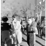Ecole maternelle à Paris : mime sur un thème musical
