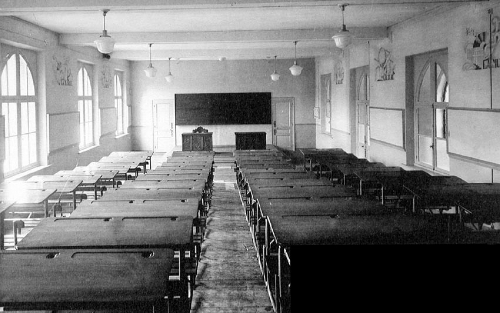 Ecole Pratique de Commerce, d'Industrie et de Mécaniciens de Marine de Boulogne-Sur-Mer.