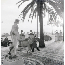 Centre Universitaire Méditerranéen : Nice : Statue : Promenade des anglais