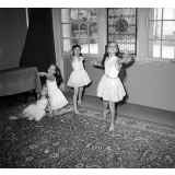 Cours d'art Martenot, château de la Guette : danse