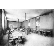 Ecole primaire supérieure de jeunes filles -Mayenne. (Mayenne).