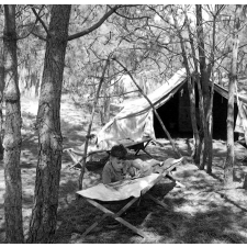 Ligue française de l'Enseignement : camp familial de vacances, la sieste
