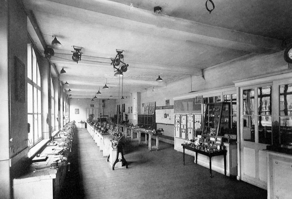 Ecole Pratique de Commerce, d'Industrie et de Mécaniciens de Marine de Boulogne-Sur-Mer. 