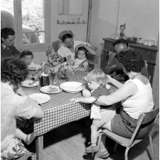 Jeunesse au plein air : colonie de Saumanes, la cuisine