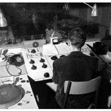 Enseignement audiovisuel : la table de commande.