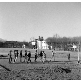 Lycée-pilote mixte de Montgeron. L'entraînement à la course d'endurance dans le parc du lycée.
