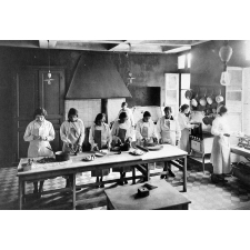 Ecole Pratique de Commerce et d'Industrie de Jeunes Filles de Dijon, 22, rue Condorcet.(Côte d'Or).