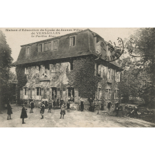 Maison d'Education du Lycée de Jeunes Filles de Versailles - Le Pavillon Blanc.