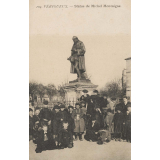 104 - Périgueux - Statue de Michel Montaigne.