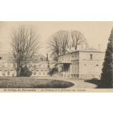 Le Collège de Normandie - Le Château et le Bâtiment des Classes.