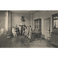 9 - Saint-Germain-en-Laye - Villa Scolaire du VIIe Arrondissement de Paris - La Bibliothèque, Visite Médicale.