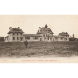 Les Clayes (S.-&-O.) - L'Hôtel de Ville - Les Ecoles.