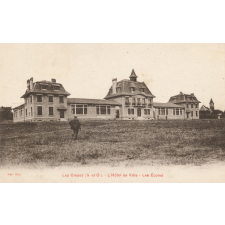 Les Clayes (S.-&-O.) - L'Hôtel de Ville - Les Ecoles.