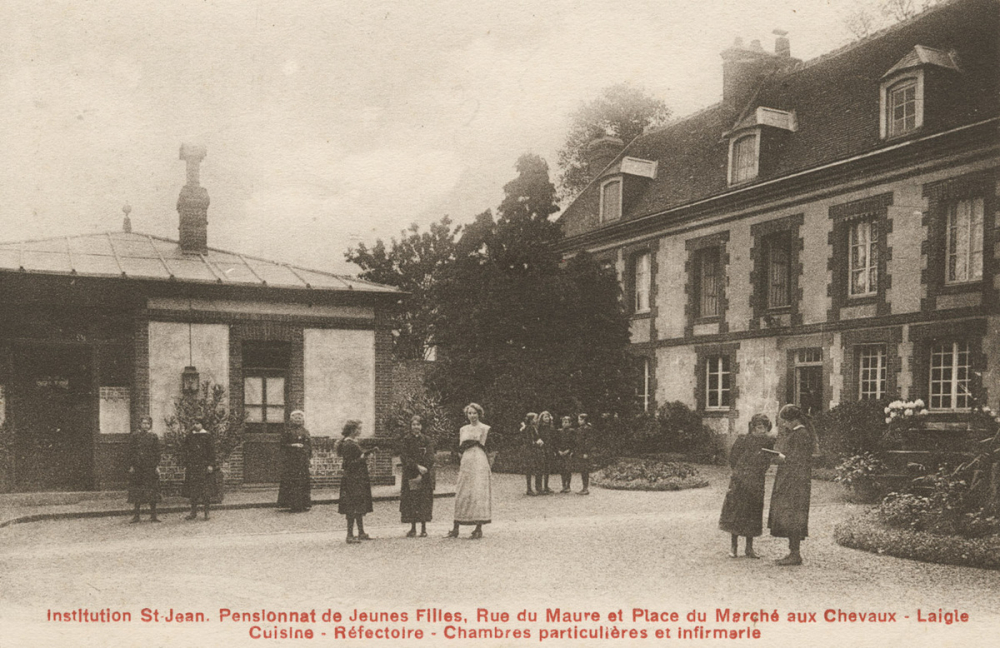 Institution St-Jean - Pensionnat de Jeunes Filles, Rue du Maure et Place du Marché aux Chevaux - Laigle - Cuisine - Réfectoire - Chambres particulières et infirmerie.