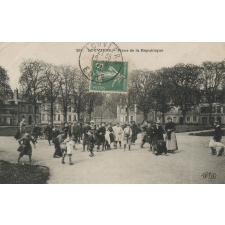 231 - Louviers - Place de la République.