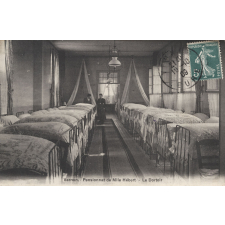 Vernon - Pensionnat de Mlle Hébert - Le Dortoir.