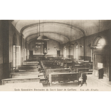 Ecole Secondaire Diocésaine du Sacré-Coeur de Conflans - Une Salle d'études.