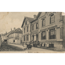 4 - Bréval - Les Ecoles.