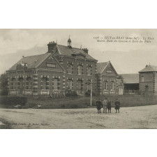 1276 - Sigy-en-Bray (Seine-Inf.) - La Place, Mairie, Ecole des Garçons et Ecole des Filles.