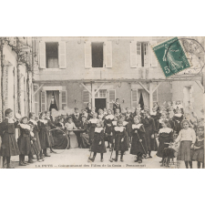 La Puye - Communauté des Filles de la Croix - Pensionnat.