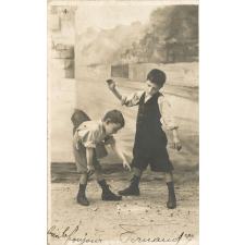 Jeu de billes. 