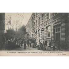 5 - Orléans - Pensionnat de Saint-Euverte - Cour de récréation (3me division).