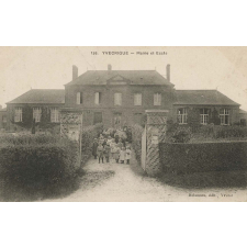 136 - Yvecrique - Mairie et Ecole.