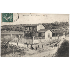 La Capelle - La Mairie et l'Ecole.