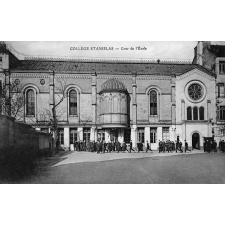 Collège Stanislas - Cour de l'Ecole.