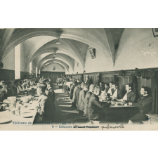 Château de Mesnières (S.-Inf.) - 6 - Réfectoire du Cours Supérieur.