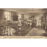 Reims - Ecole pratique, Commerciale, Industrielle et Ménagère - Atelier de Bonneterie.