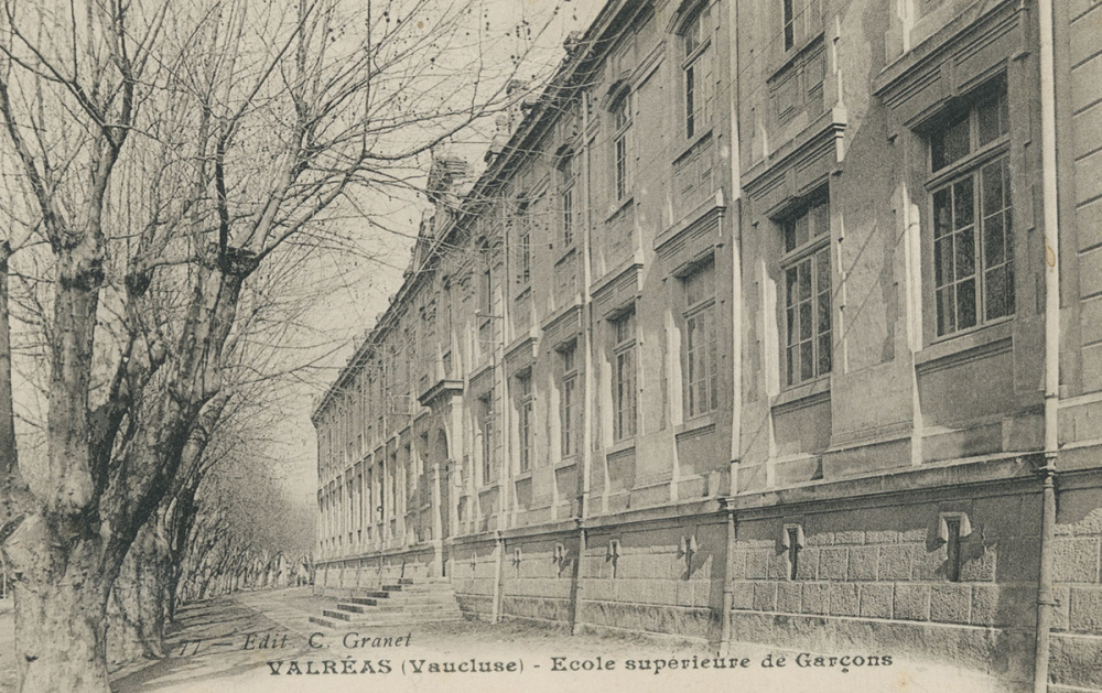 77 - Valréas (Vaucluse) - Ecole supérieure de Garçons.