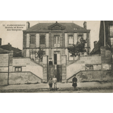11 - Concourson - Mairie et Ecole des Garçons.
