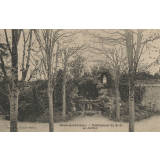 Doué-la-Fontaine - Pensionnat du S.-C. - Le jardin.