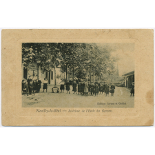 Neuilly-le-Réal - Intérieur de l'Ecole des Garçons.
